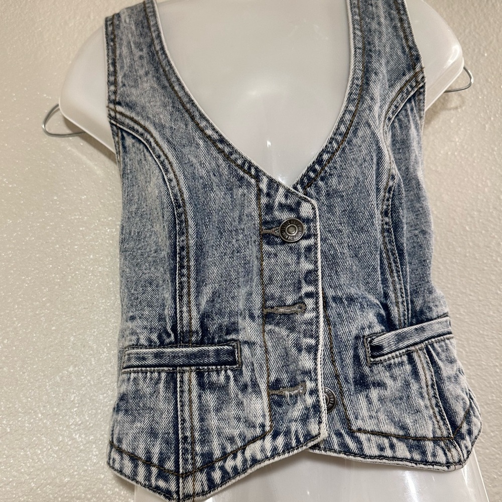 Classic Denim Button-Down Vest, Size M